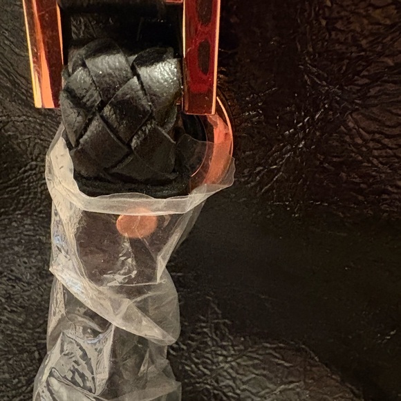 Elegant Black Handbag - Picture 15 of 16